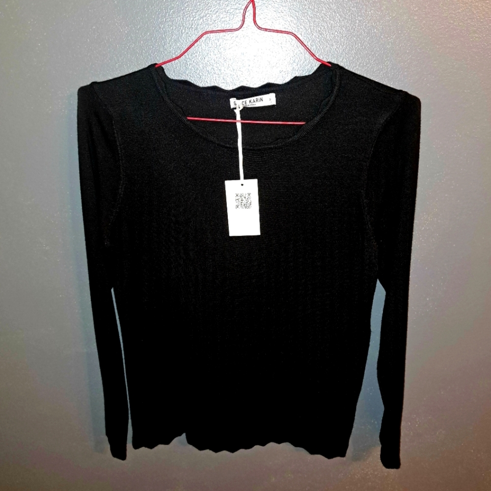 Black Thin Womens blouse/ sweater NWT